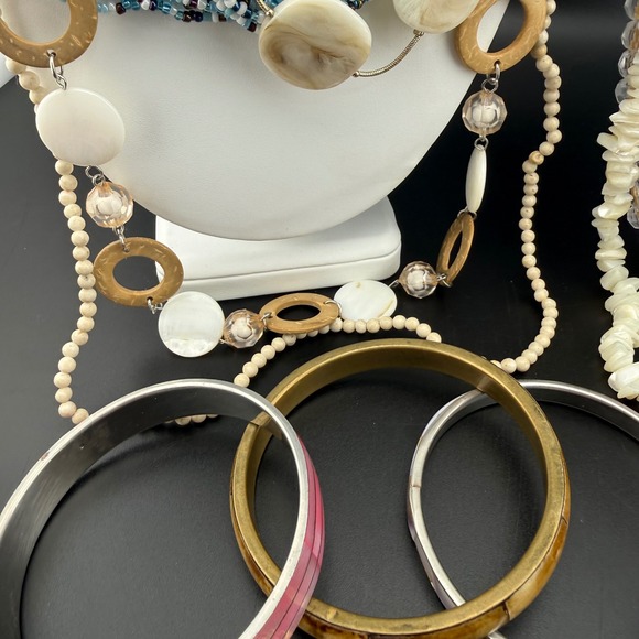 Boho Jewelry Lot Coastal Shell Beaded Bracelet Necklace Some Signed - Picture 5 of 11